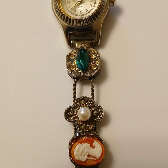 Vtg Bonetto Japan MOP Dial Colorful Charm Silver Tone Bracelet Watch - Tarnish - Picture 12 of 16